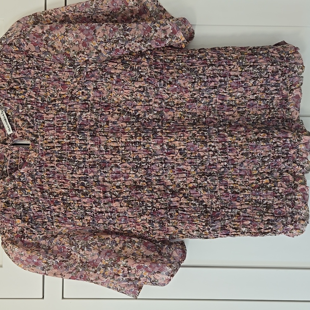 Abercrombie & Fitch Pink Lavender Pastels Floral Smocked Top M Womens
